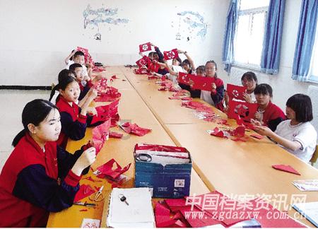 董宇辉建议俞敏洪拍《中国合伙人2》俞敏洪打趣回应：还嫌我们的事情让人知道的不够多？