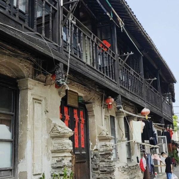 集结顶尖主创阵容，开心麻花《致新年快乐》重燃90年代理想